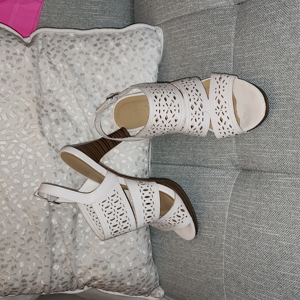 Me Too Sophia White Shoe